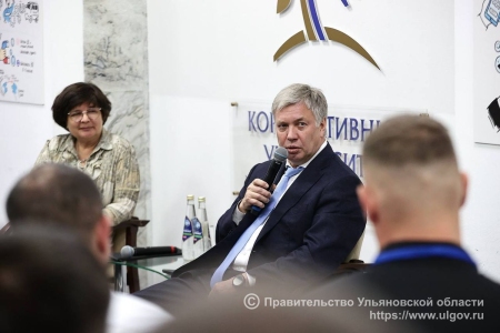 Алексей Русских встретился с участниками программы «Герои Симбирской земли» в рамках сессии «История от первого лица»