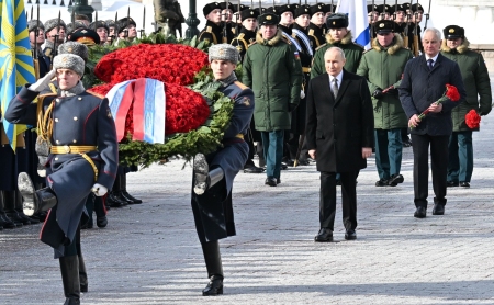 Возложение венка к Могиле Неизвестного Солдата