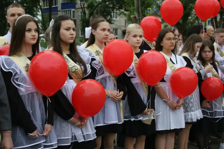 Праздник «Последний звонок» прошёл для выпускников Ульяновской области 